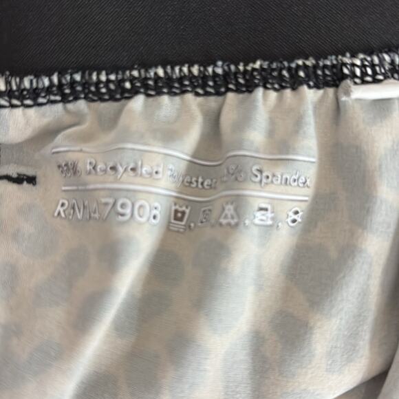 Outdoor Voices Leopard Print Relay 3" Short - Size Medium - Picture 8 of 8